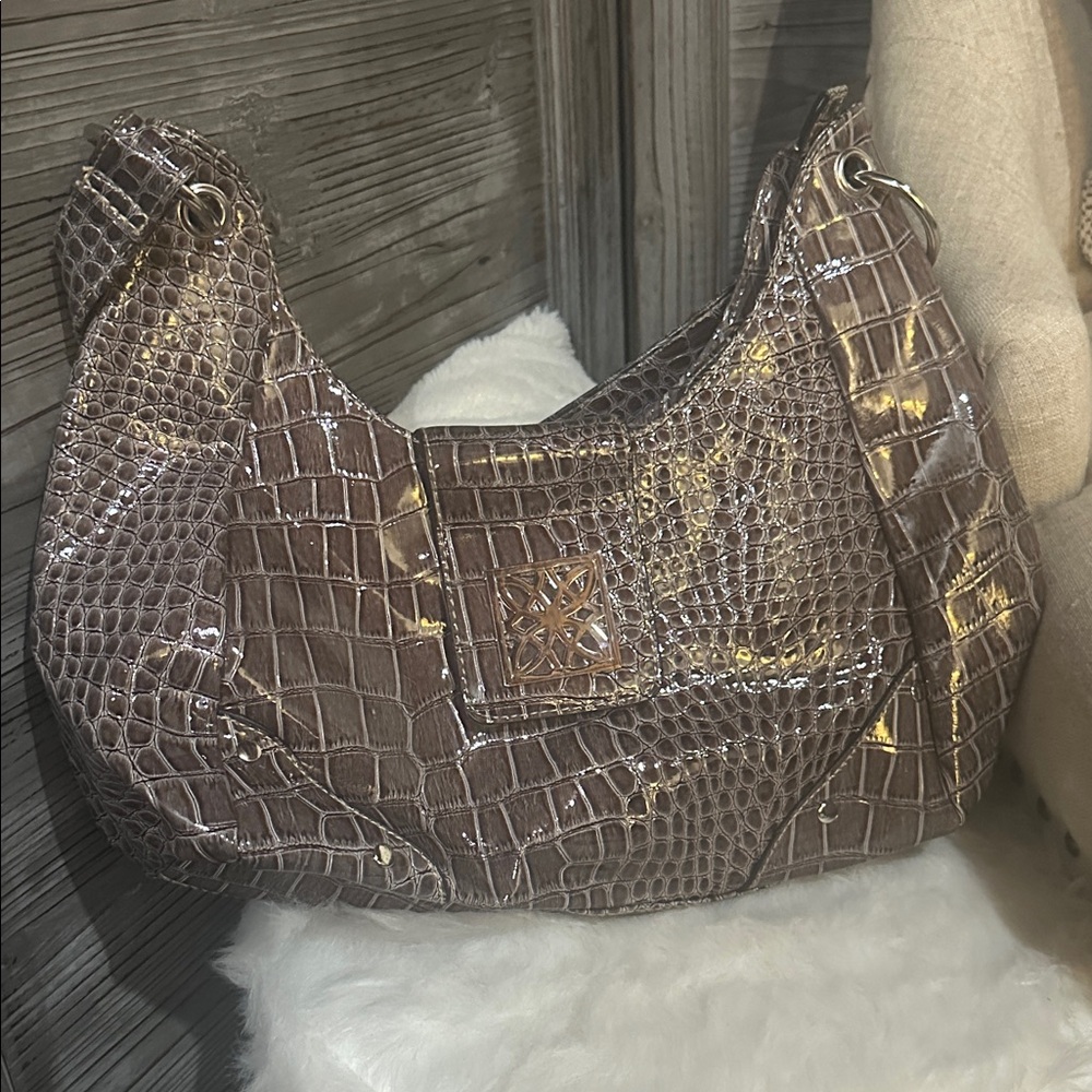 Elegant Crocodile-Embossed Brown Shoulder Bag